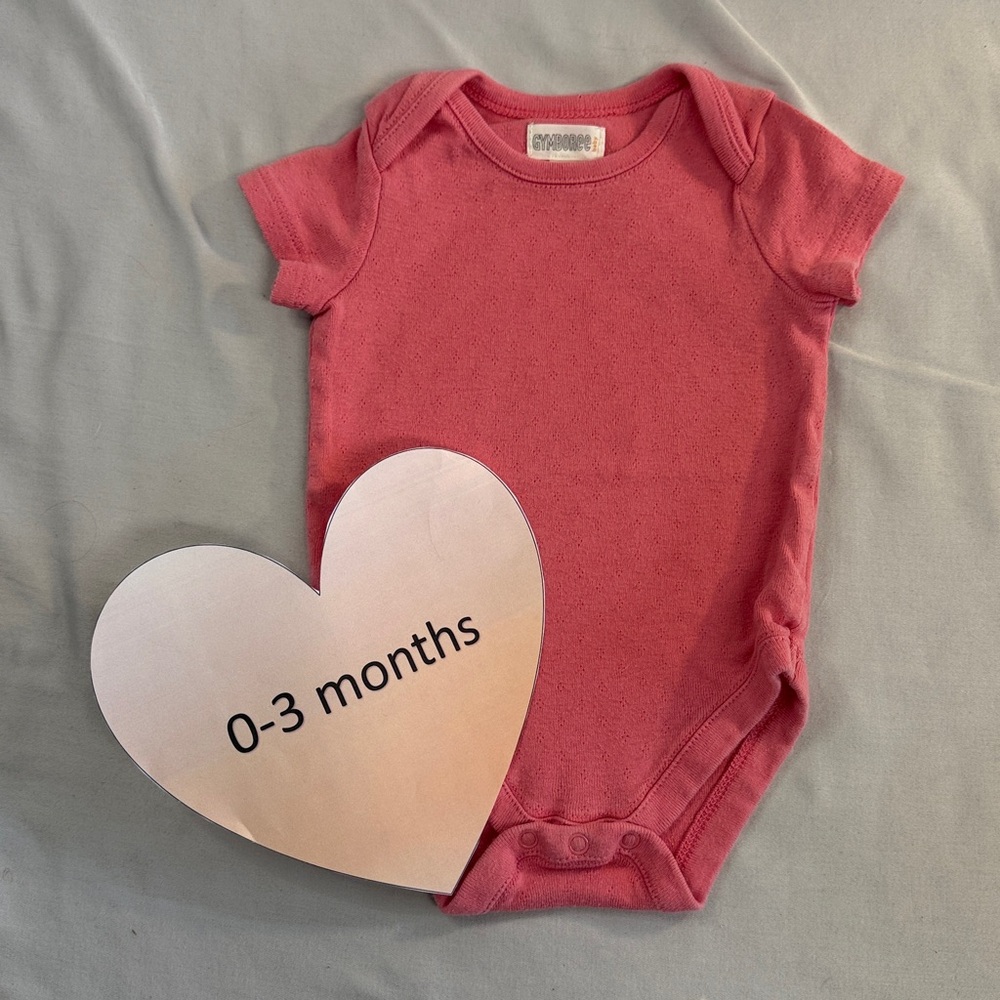 Gymboree - short sleeve newborn baby onesie. Size 0-3 months